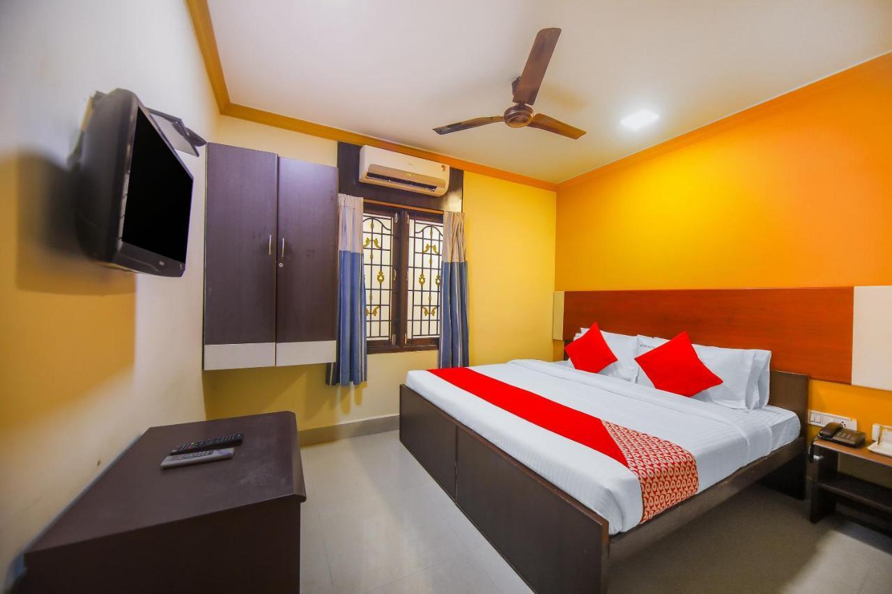 Oyo Flagship 76696 Skyry Hotels Hotel